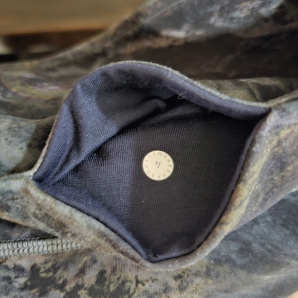 Lululemon galaxy leggings - Picture 4 of 5